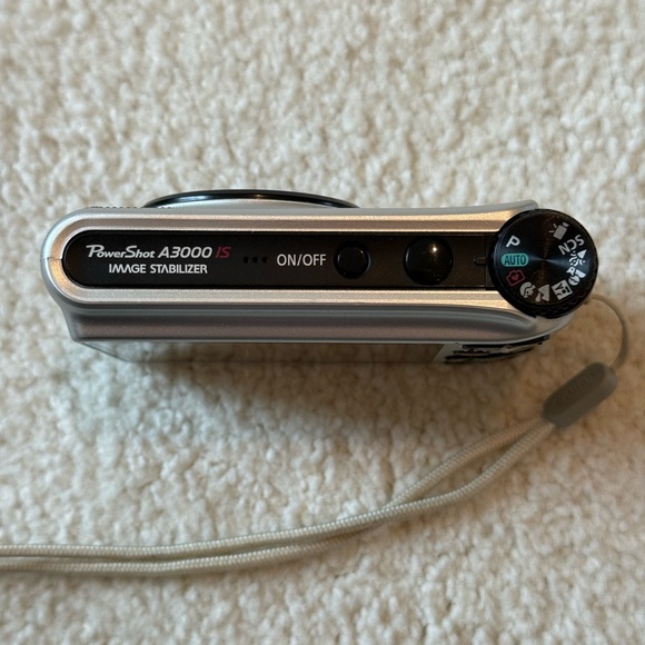 Canon PowerShot A3000 IS Digital Camera 10.0 Megapixels 4x Optical Zoom Silver - Picture 3 of 7